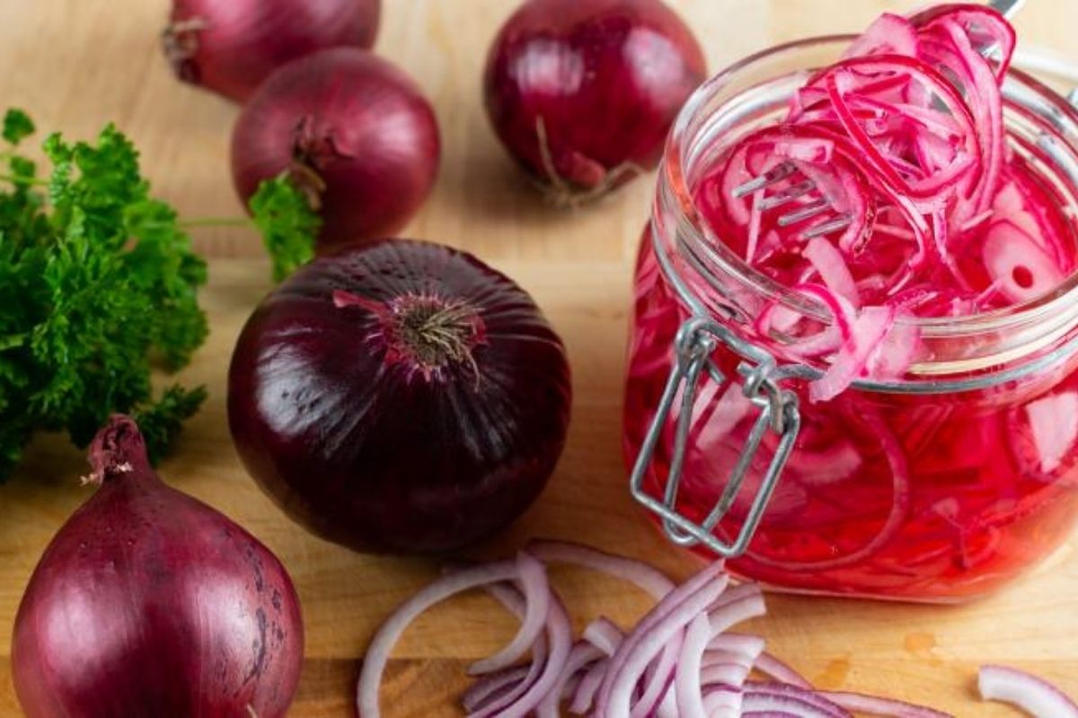 Raw onions in hot summer months provide added benefits to your health; Details inside