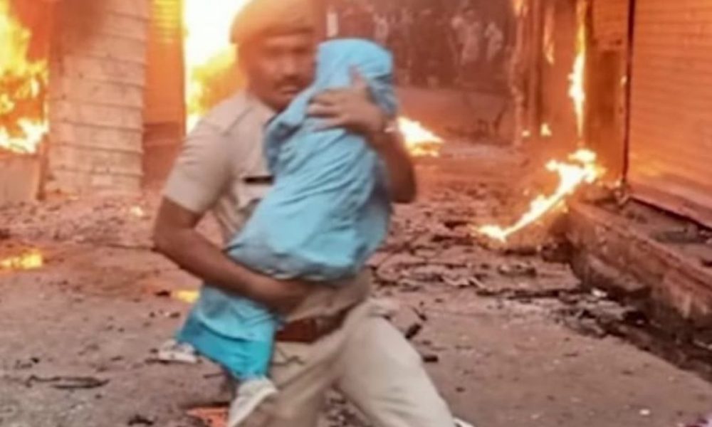 Karauli constable saving infant from fire goes viral, Twitter lauds his valour