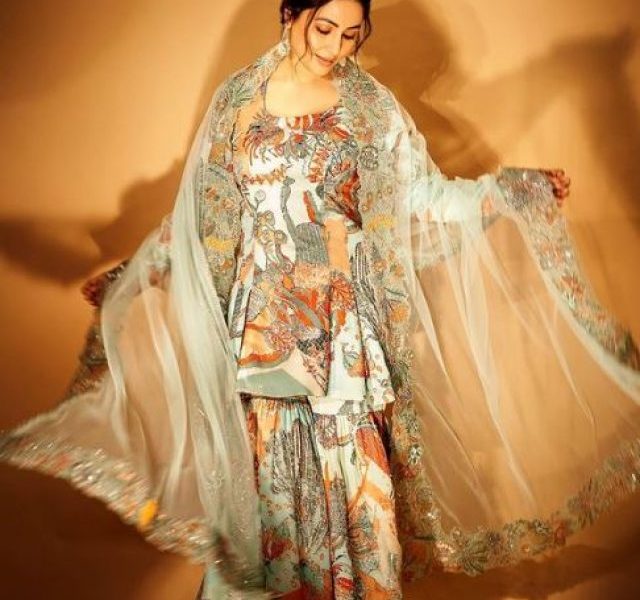 Yeh Kaali Kaali Aankhen! Hina Khan stuns in  ₹97k  sharara outfit