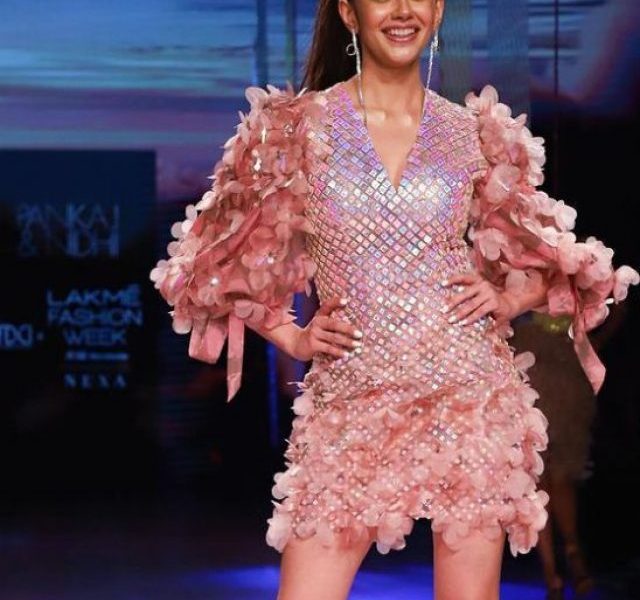 Glam queen: Sanjana Sanghi