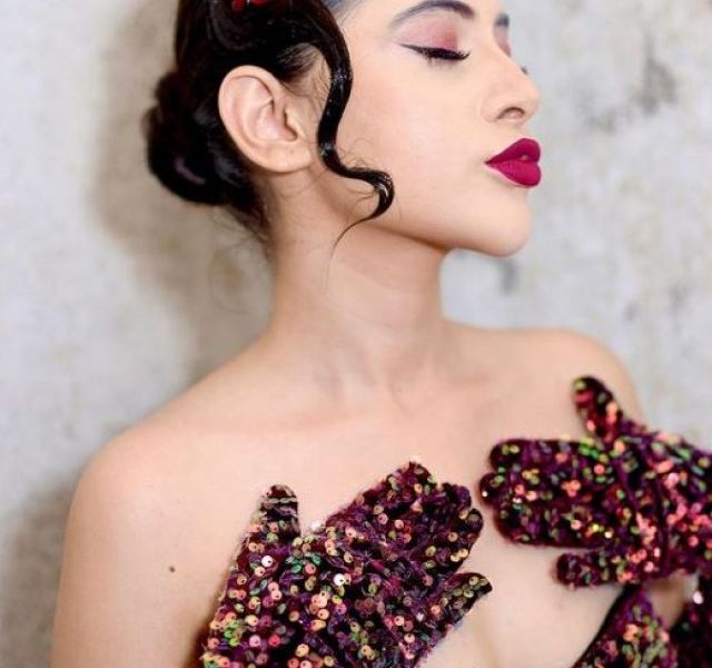 Urfi Javed’s trendy hairstyle and stylish look