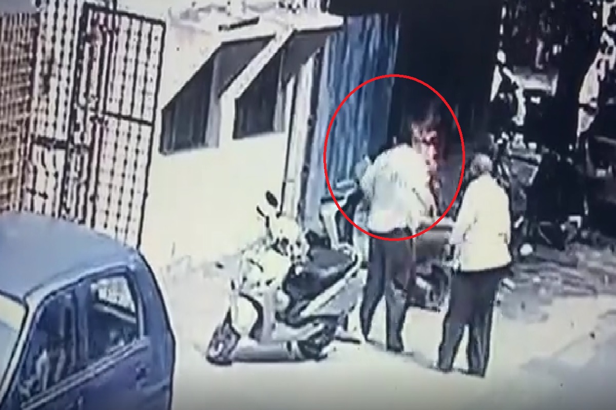 Bengaluru Businessman sets son on fire in fight over ₹ 1.5 crore; son succumbs later (CCTV FOOTAGE)