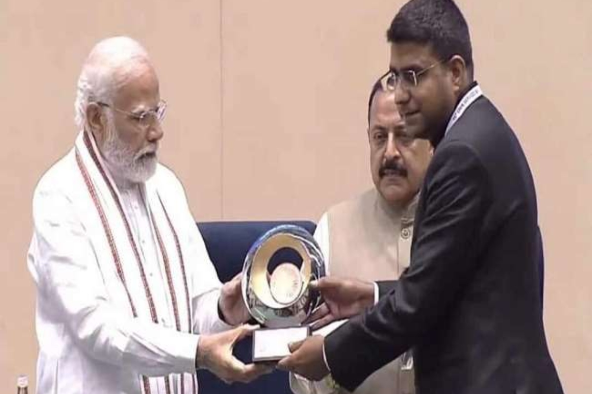 Meerut DM Deepak Meena, former DM Anil Dhingra honored with Prime Minister’s Award