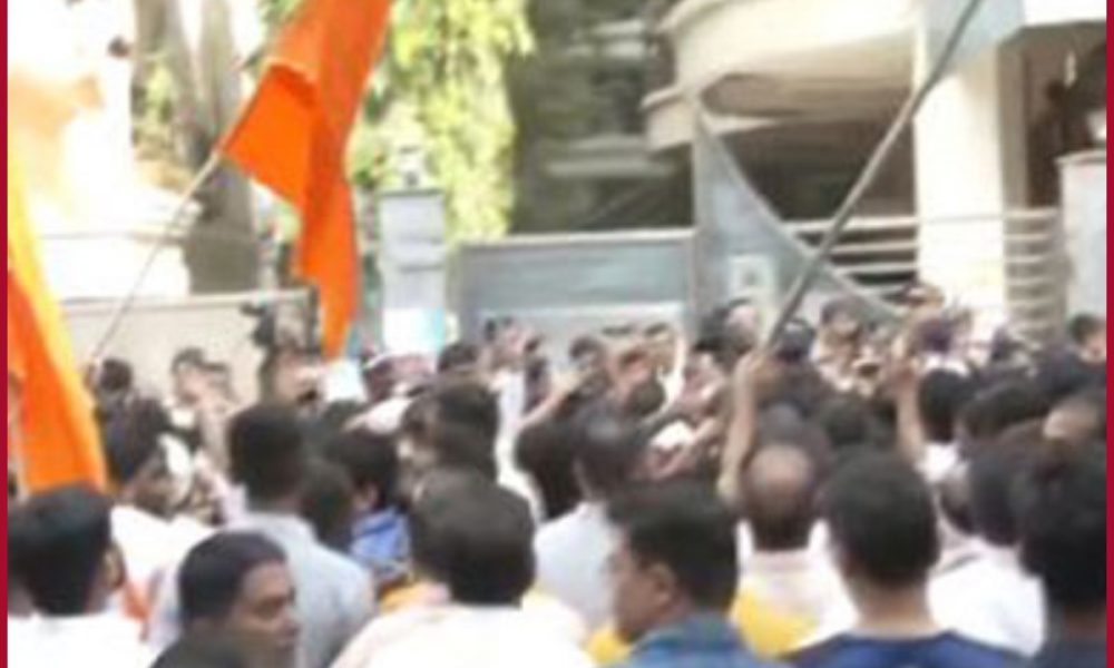 Shiv Sena workers protest against LS MP Navneet Rana over ‘Hanuman Chalisa’ row