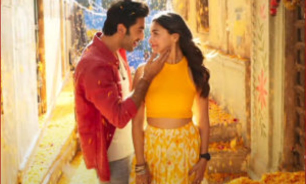“Love is light”: Karan Johar drops Brahmastra’s ‘Kesariya’ teaser ahead of Ranbir-Alia wedding