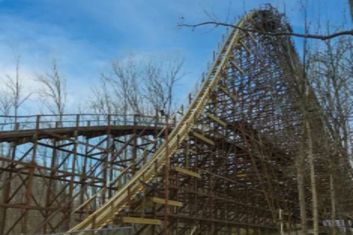 World’s longest wooden roller coaster is on its way to become even longer; Internet express happiness