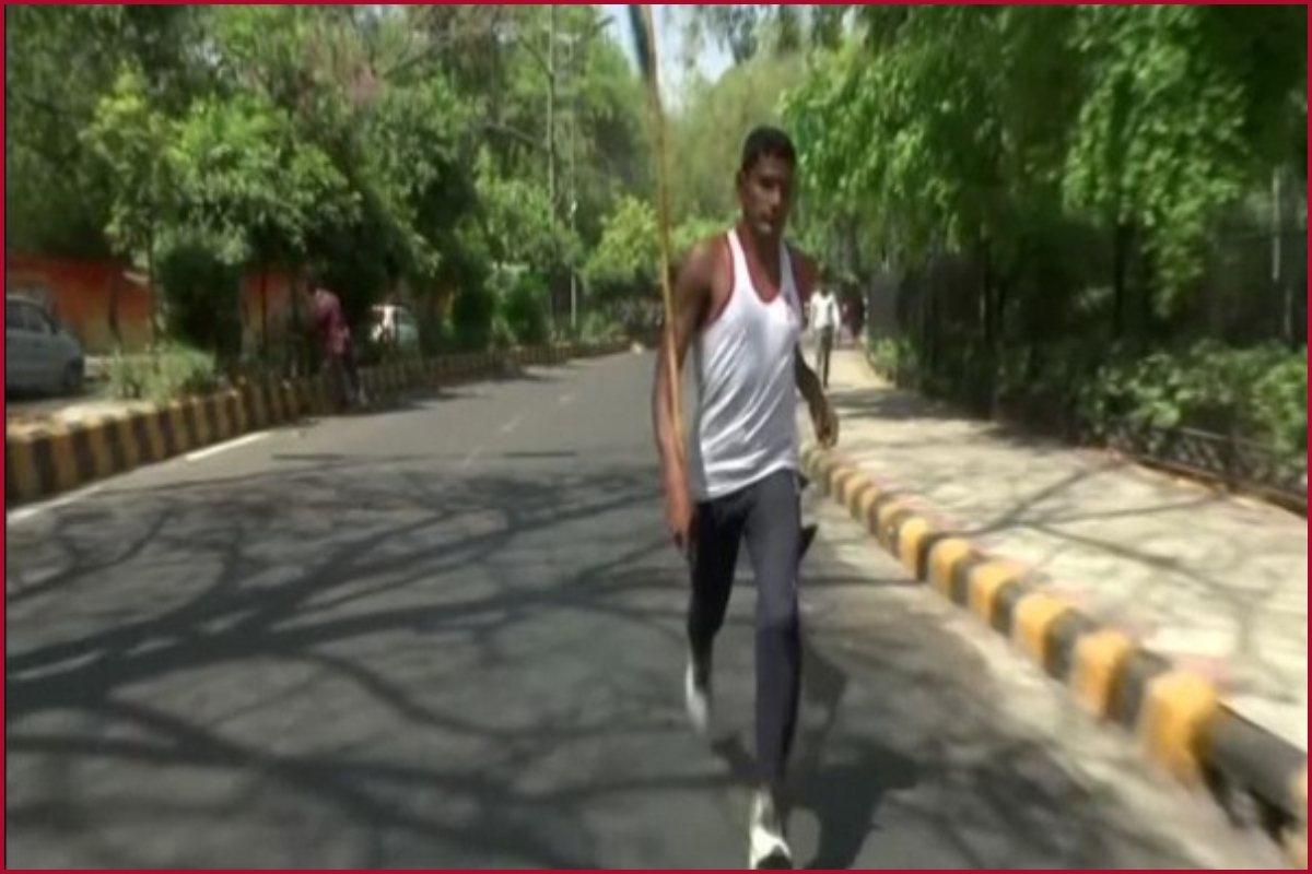 Youth runs from Rajasthan to Delhi to inspire Army aspirants (VIDEO)