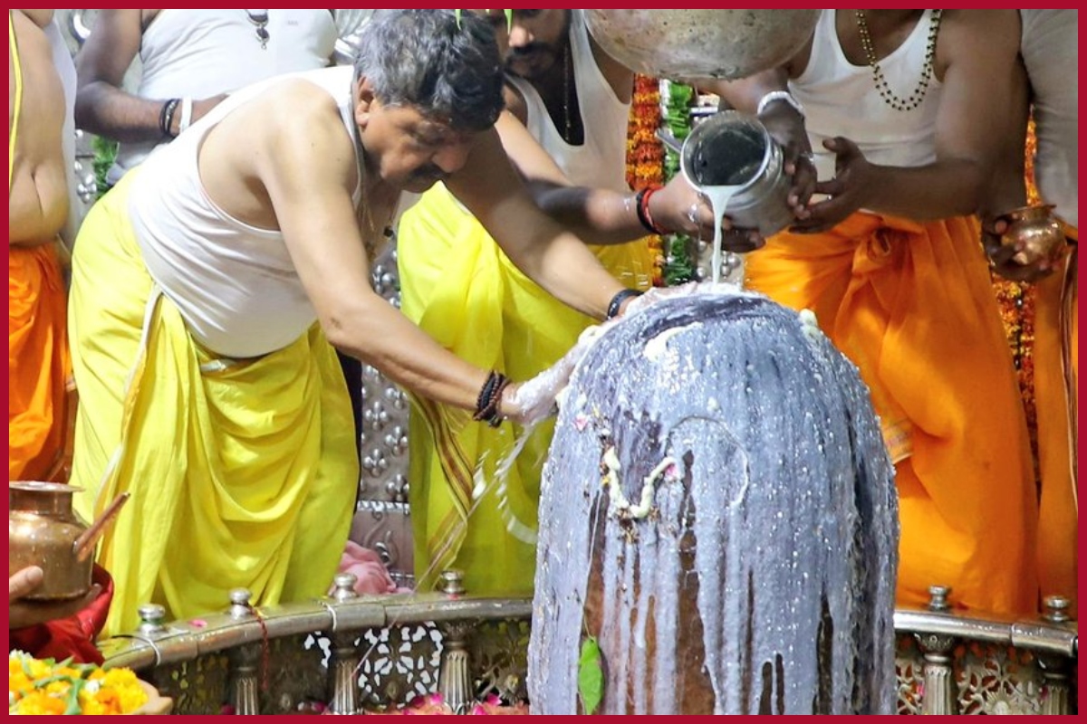 Kailash Vijayvargiya, on his birthday, takes blessings of Mahakal