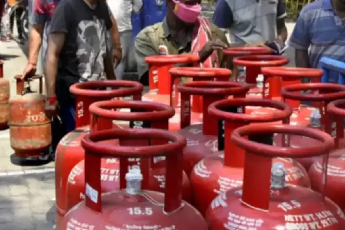 Commercial LPG cylinder prices slashed by Rs 36, domestic unchanged