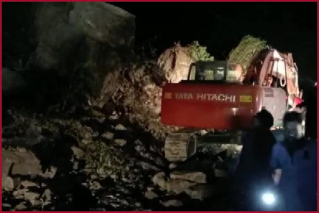 Jammu-Srinagar highway collapses