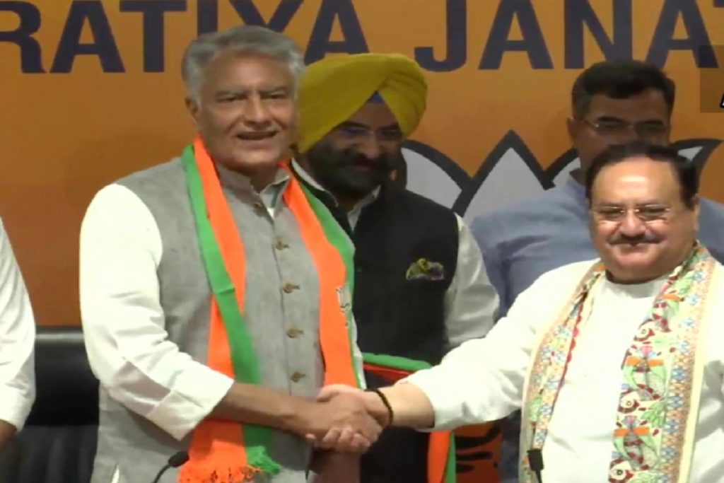 Sunil Jakhar joins BJP