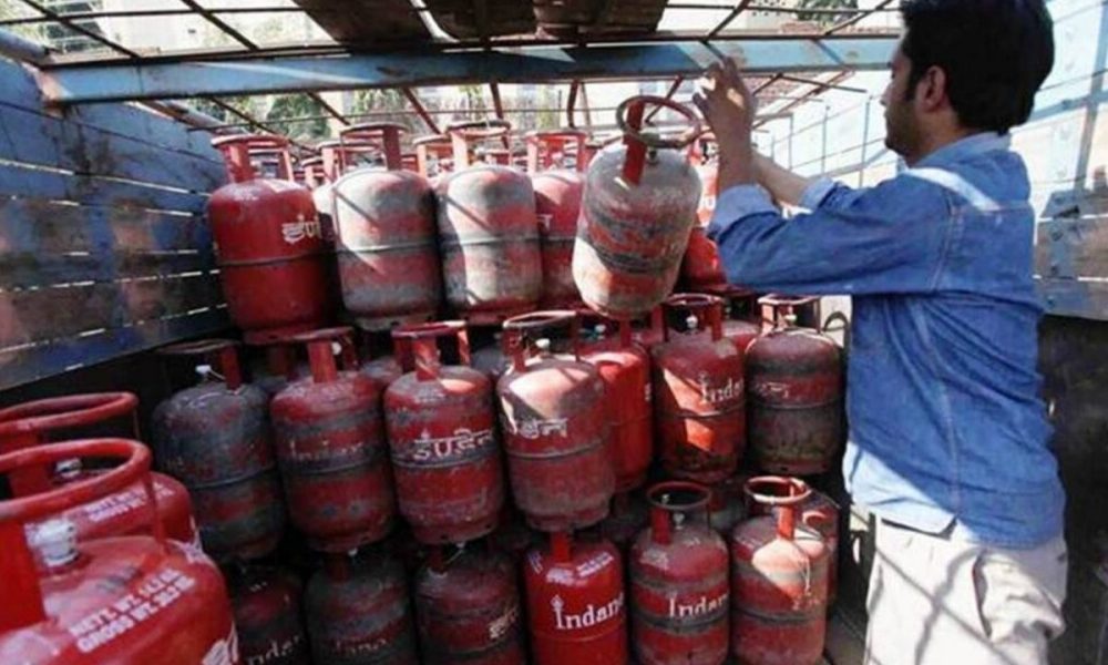 Rs 25 hike in Commercial LPG cylinder price