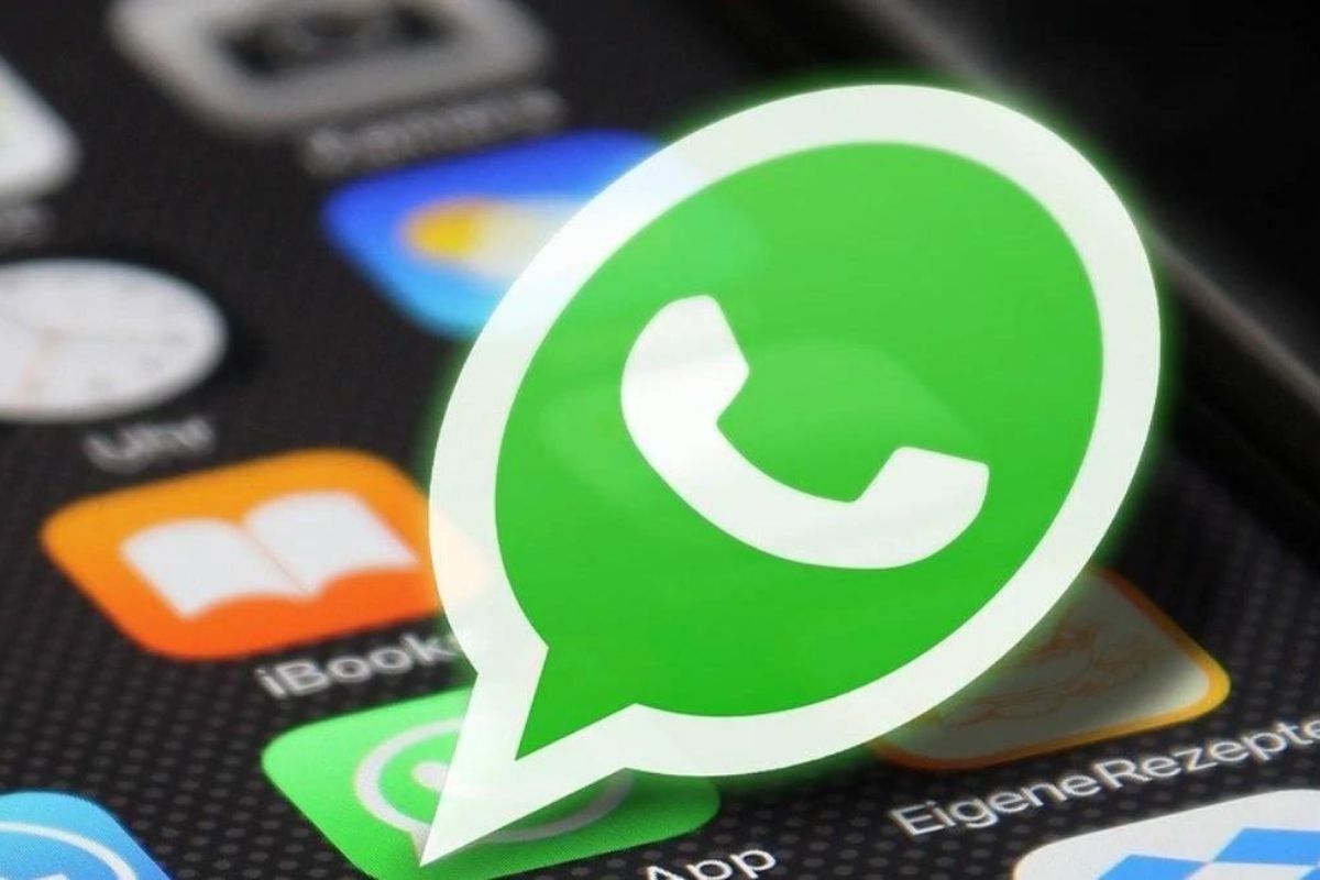 WhatsApp’s upcoming feature will allow you to leave groups discreetly; Details inside