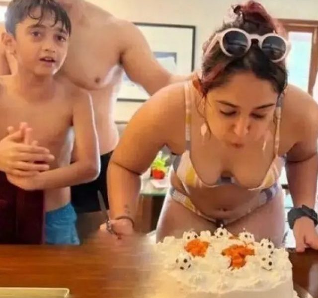 Ira Khan’s birthday bash with dad Aamir, mom Reena Dutta