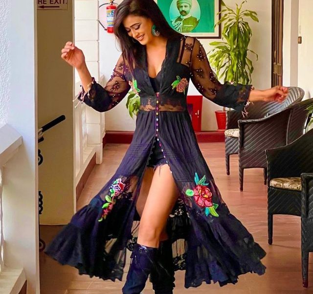 Shweta Tiwari no less than sunshine in latest PICS