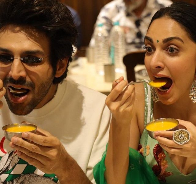 Kartik Aryan and Kiara Advani seen having scrumptious meal in Ahmedabad