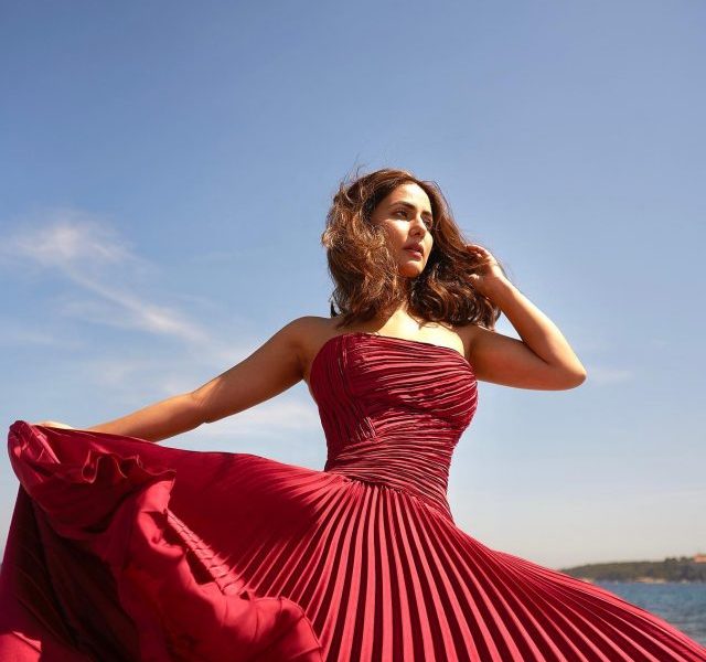 Cannes 2022: Hina Khan looks ravishing in a deep red gown