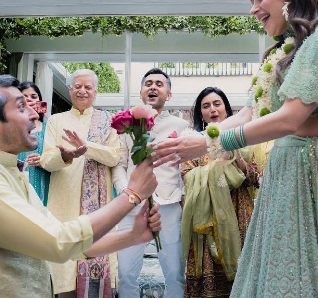 Baby Doll singer Kanika Kapoor’s priceless Mehendi ceremony pics with fiancé Gautam