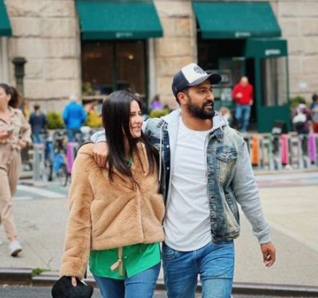 Vicky & Katrina painting the town red with these vacation pics