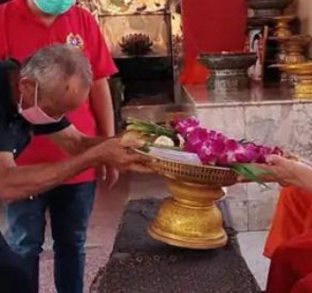 The never-ending love story of Charn Janwatchakal, from Thailand