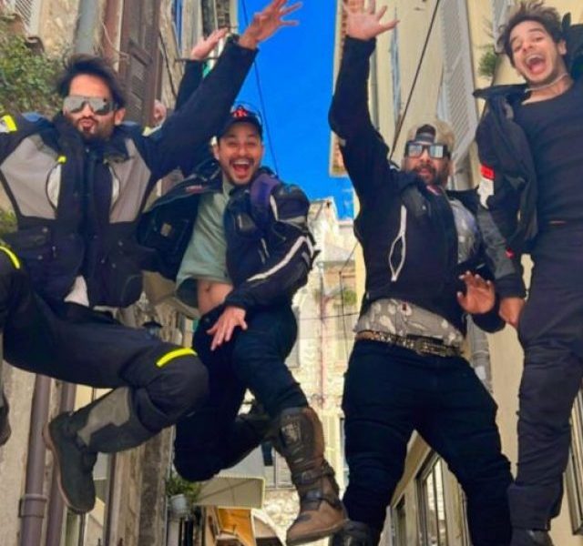 Have a look at the Bollywood boys in “Zindagi na Milegi Dobara” trip to Europe