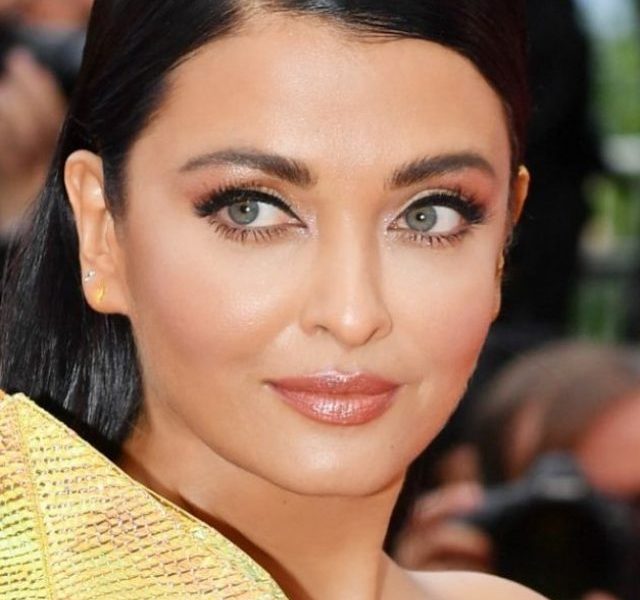 Aishwarya is on her way to the Cannes film festival
