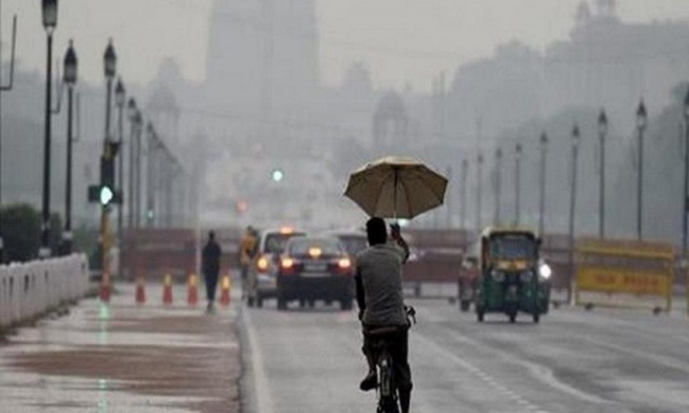 Delhi wakes up to balmy Wednesday, IMD predicts rain and thunderstorm in next 2 hours