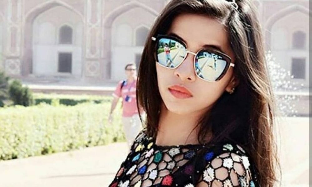 Dhinchak Pooja is back with another ‘Selfie’ song, blocks comment section to save the blushes