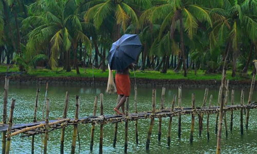 Monsoon knocks early in Kerala, state to get heavy rainfall for next 5 days