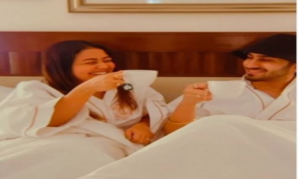 Neha Kakkar shares bedroom video with hubby Rohan Preet, clip goes viral