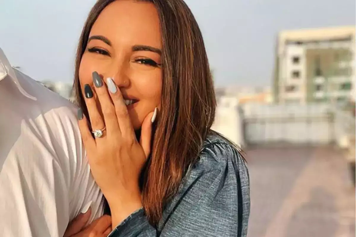 Is Sonakshi Sinha engaged? Diva’s new post gets the Internet talking