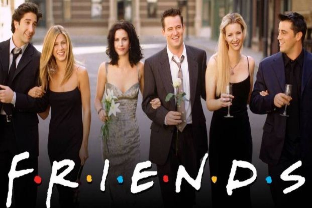‘Friends’ originally planned to pair Monica with Joey! Read on to know more tidbits about the popular TV sitcom