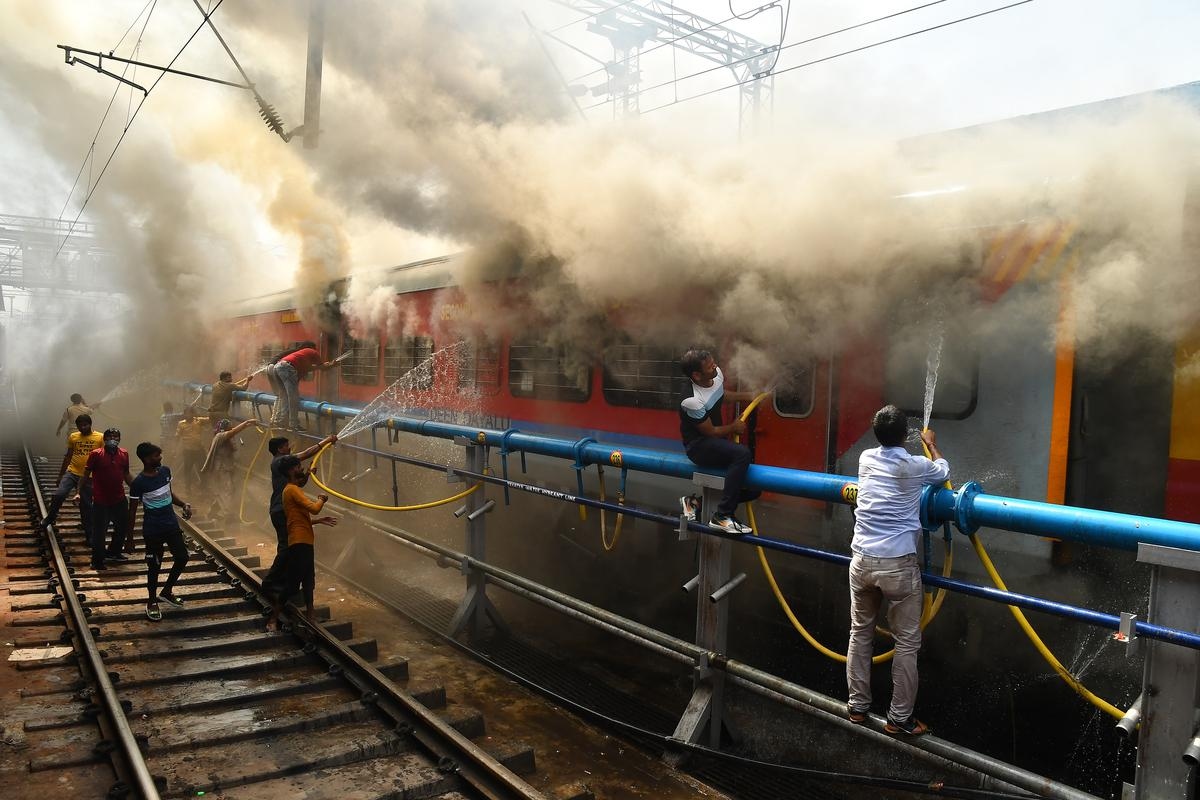 Anti-Agnipath protest: 340 trains affected across country