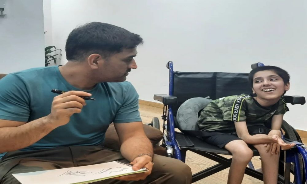 Specially abled fan shares her experience of meeting her icon MS Dhoni (VIDEO)