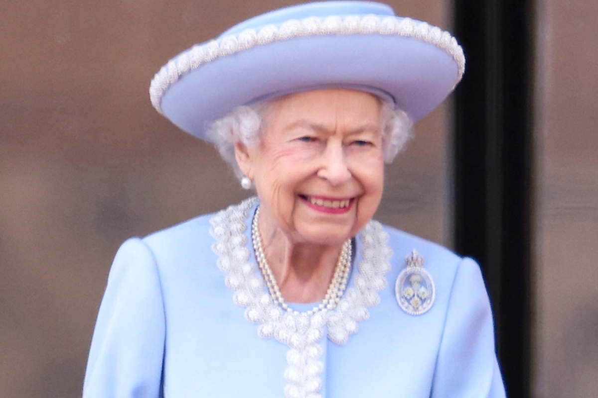 Queen Elizabeth (1)