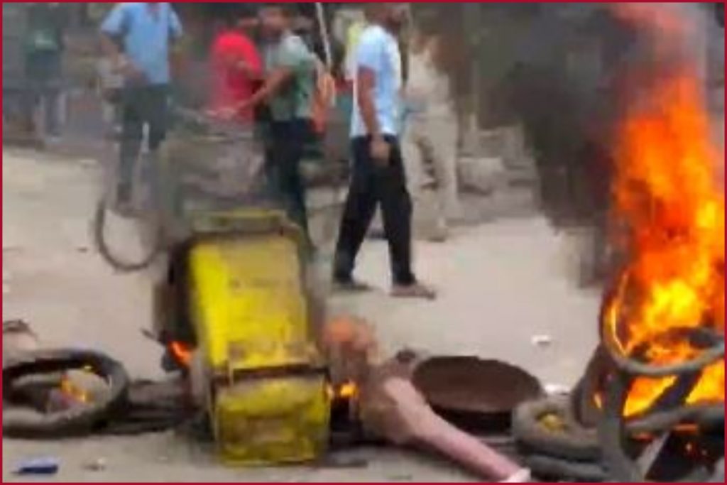 Agnipath Recruitment Scheme: Protests in Bihar; Rail and road traffic disrupted (VIDEOS)