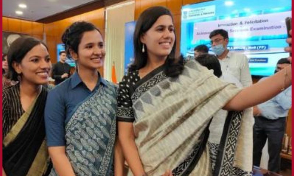 UPSC toppers meet: Took selfies in meeting with Union Minister Jitendra Singh