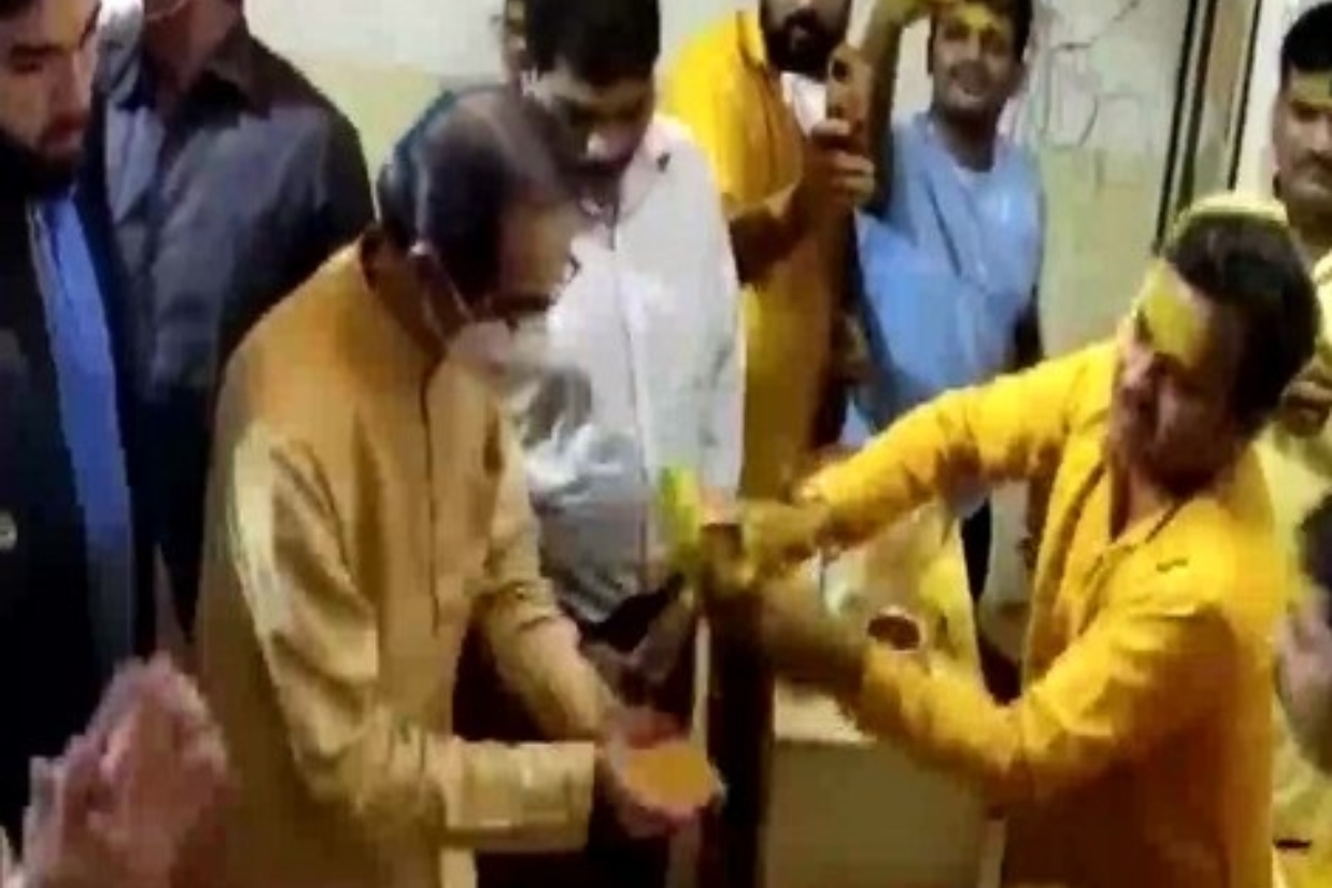 Uddhav Thackeray visits temple after quitting as Maha CM