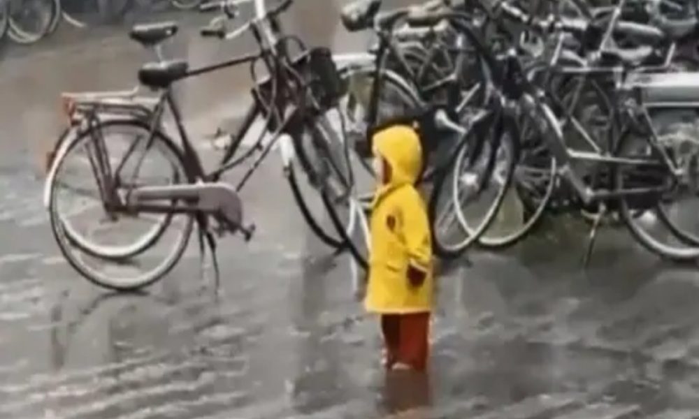 Viral Video: Toddler enjoys rain like nobody is watching