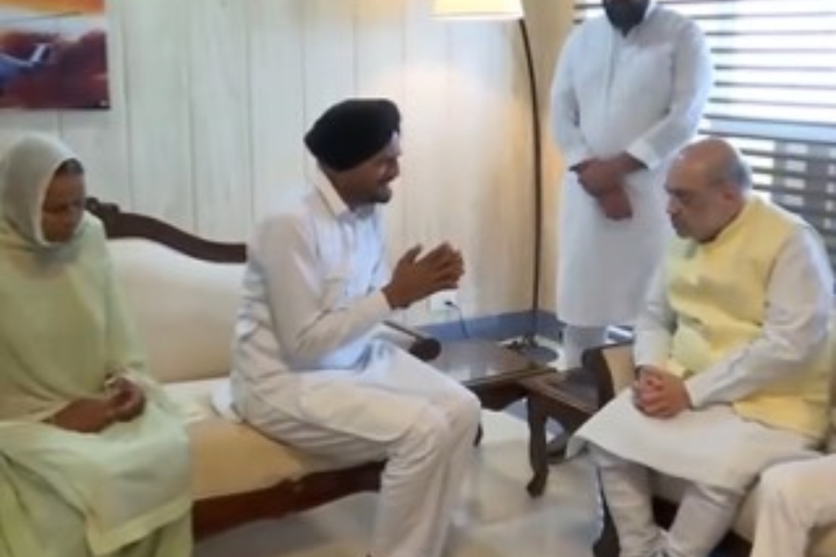 WATCH: Home Minister Amit Shah meets Punjabi singer Sidhu Moose Wala’s family in Chandigarh