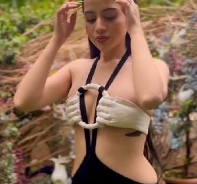 Urfi Javed Dons Outfit Flashing Her Cleavage & Thighs