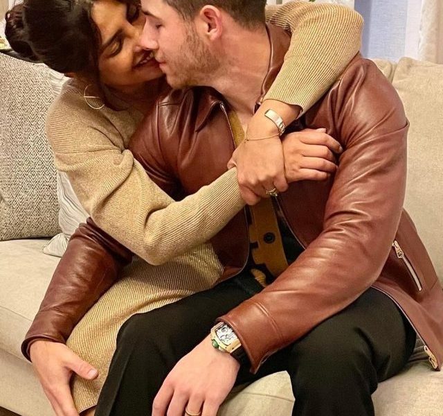 Bollywood celebs who found love in foreign land