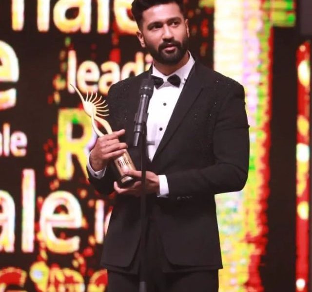 IIFA 2022: Vicky Kaushal, Kriti Sanon emerges as best actors; Check full winners’ list here