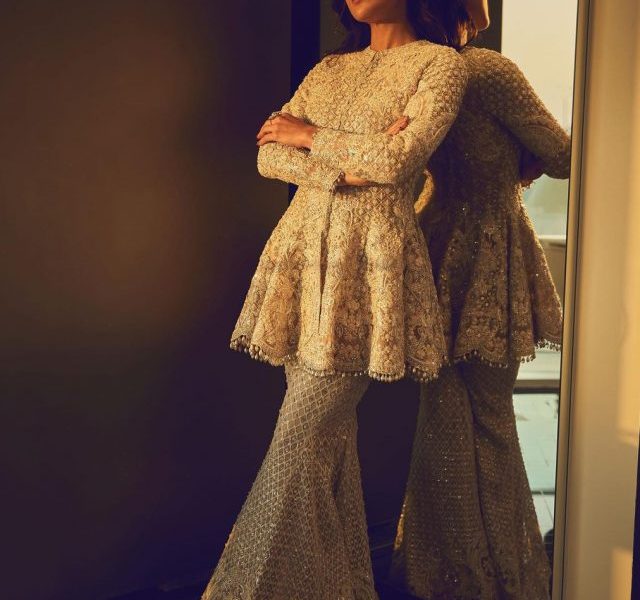 Sara Ali Khan makes jaw drop at IIFA Awards 2022