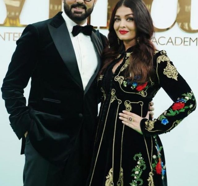 Aishwarya Rai, Abhishek Bachchan depicts mirror image of each other in twin black at IIFA