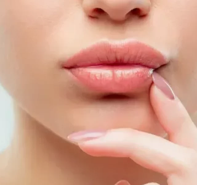 Tricks & Tips to get fuller, plump lips