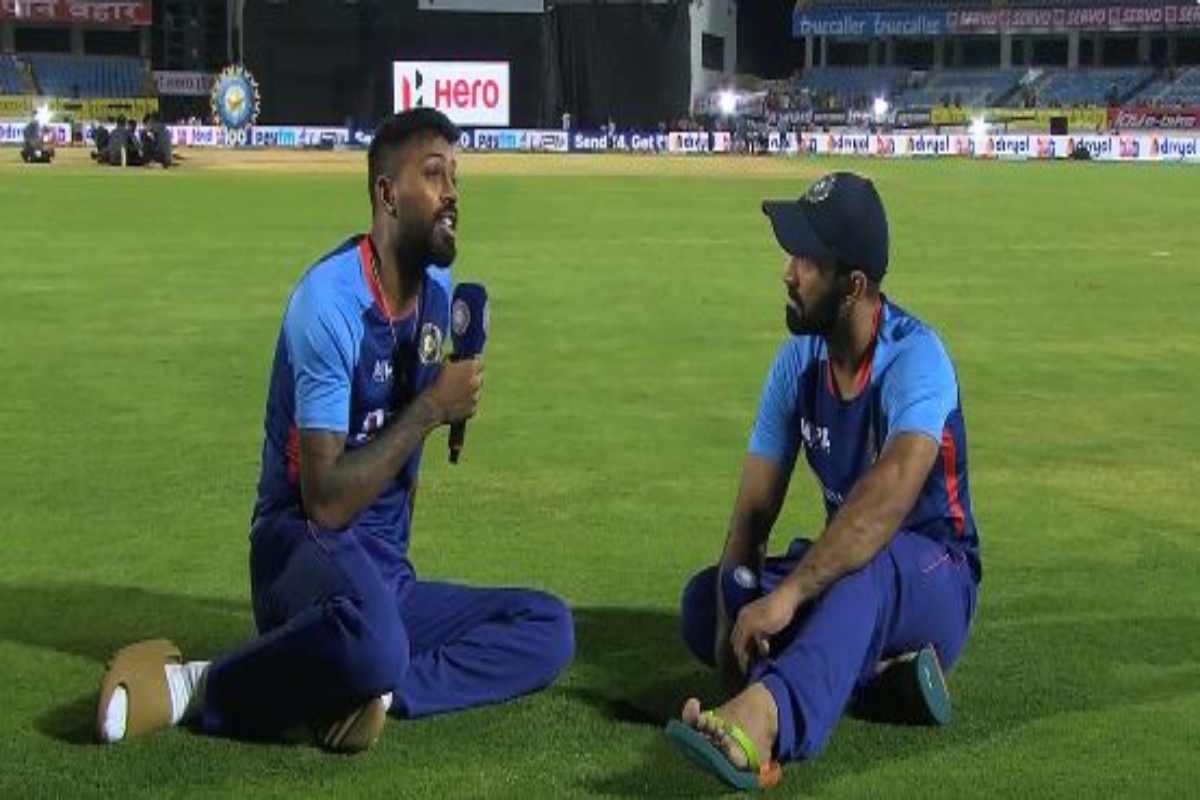 Hardik Pandya, Dinesh Karthik interview each other after match-winning partnership (VIDEO)