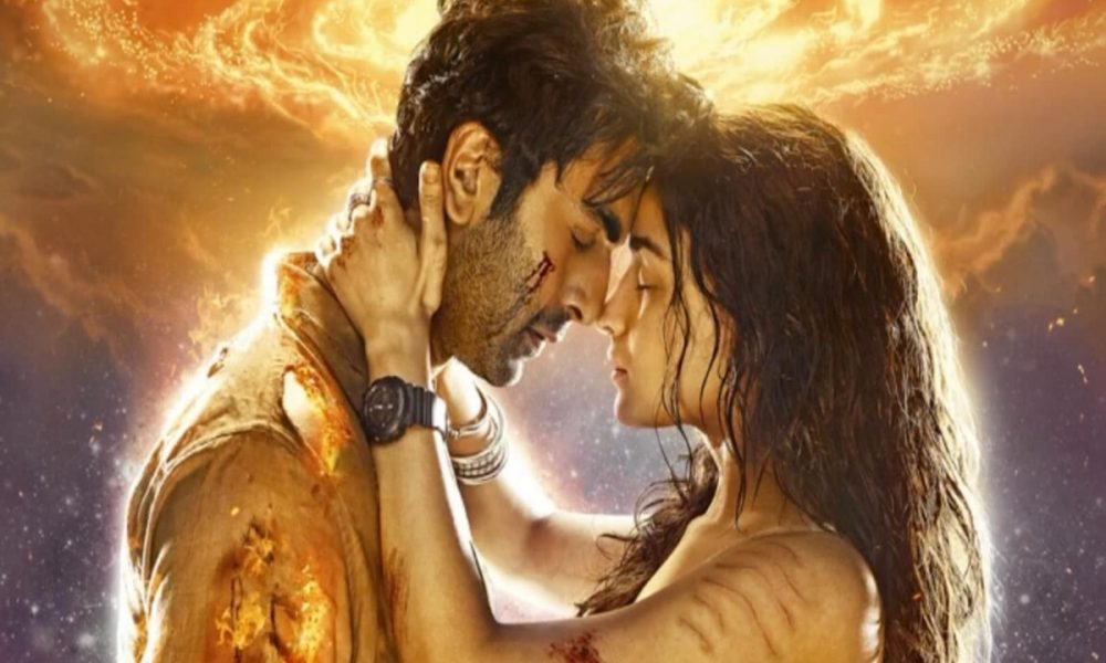 Brahmastra features Ranbir and Alia’s first on-screen kiss, fans react on Twitter