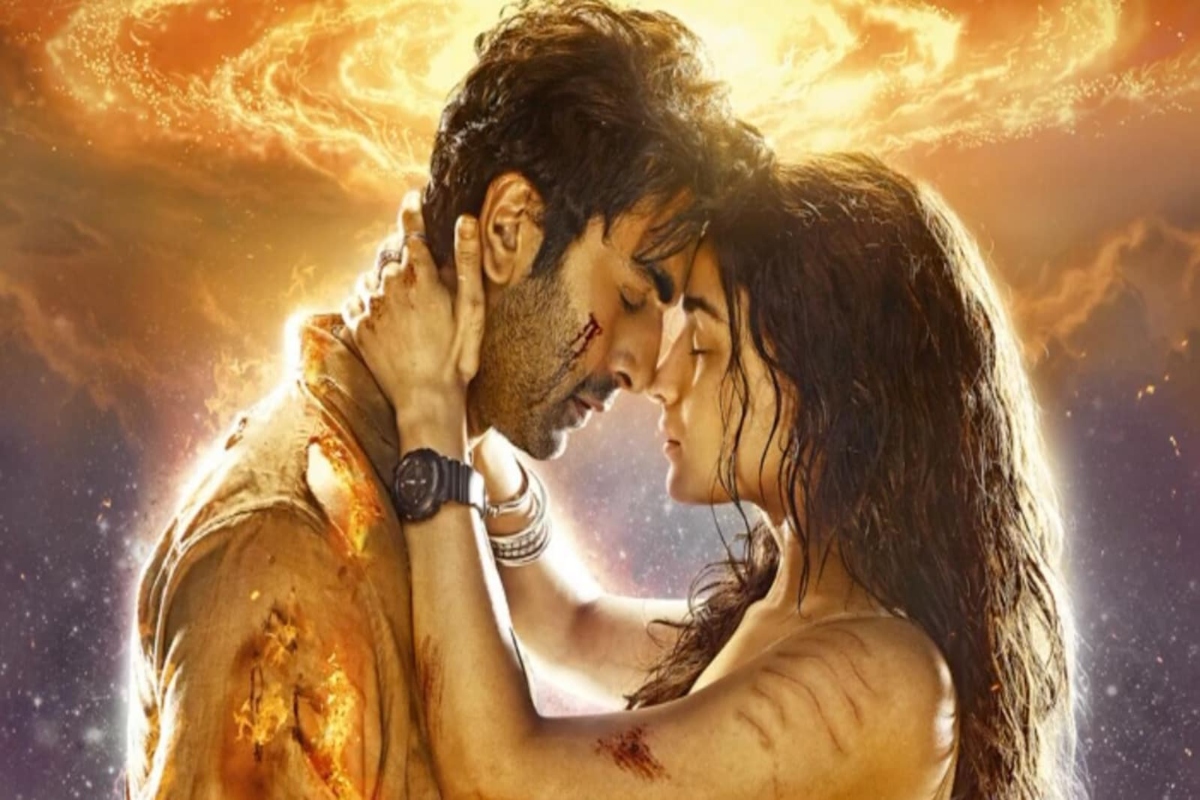 Brahmastra features Ranbir and Alia’s first on-screen kiss, fans react on Twitter