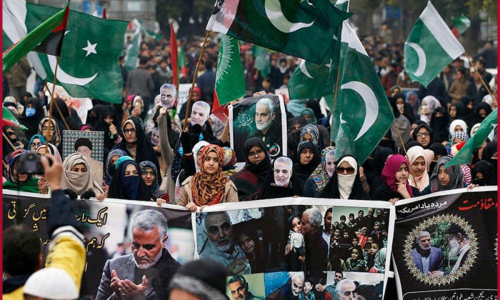 Pakistan: Massive protest erupts in Karachi against Mazari’s ruling on CM Punjab poll